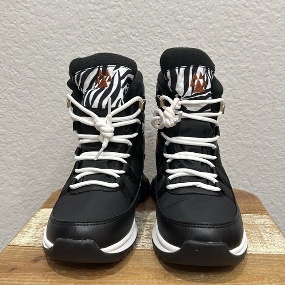 Cougar Steez Waterproof Cold Weather Zebra Boots Size 6 - Picture 3 of 9